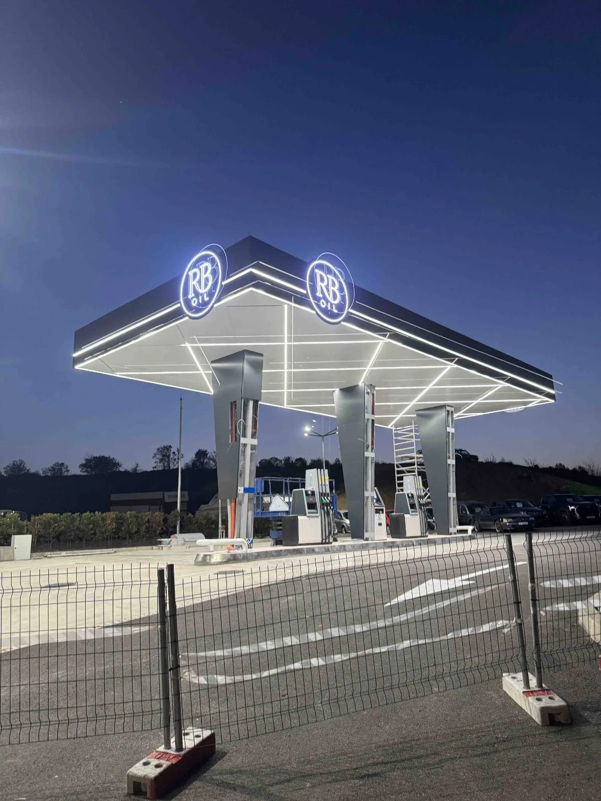 Manufacturing of a gas station canopy